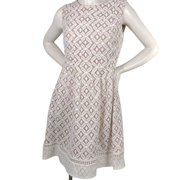 Jessica Howard Dresses & Skirts - Jessica Howard Eyelet Lace Overlay Sleeveless Neutral Zip Hook Closure Dress 12